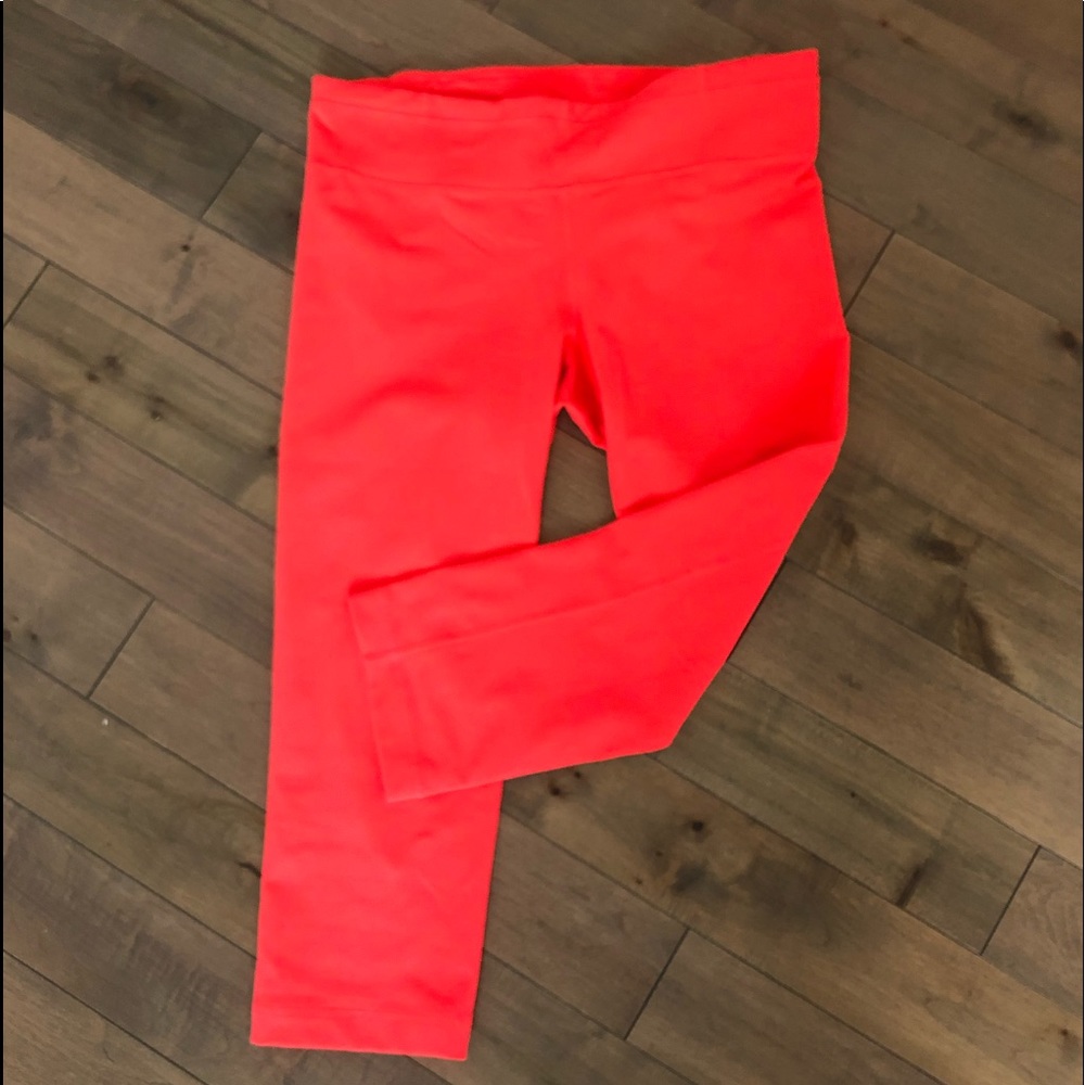 Under Armer workout pants (Cropped)